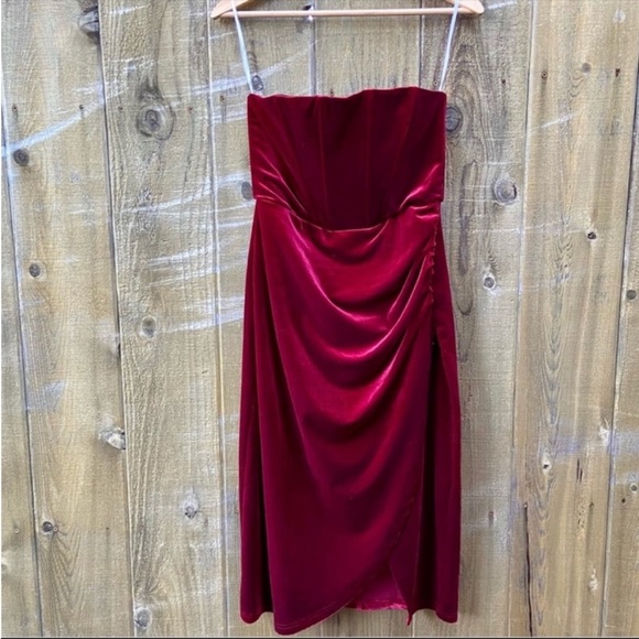 Lulus Red Wine Velvet Strapless Corset Tulip Dress 🌿 - Picture 3 of 8